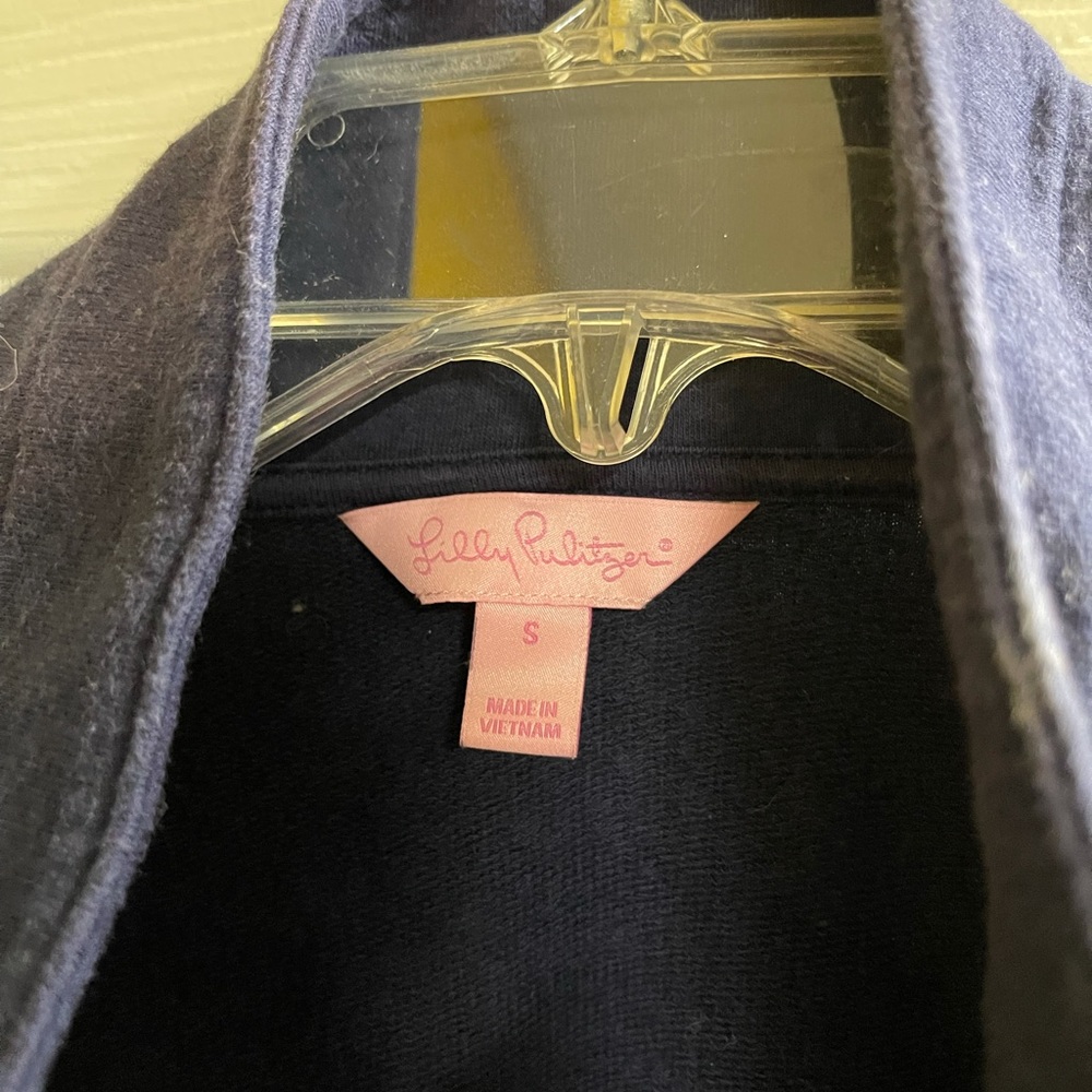 Lilly Pulitzer pull over in navy